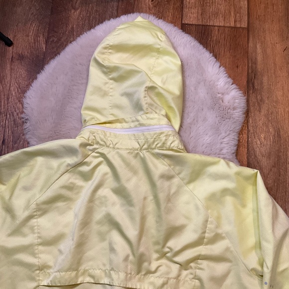 Nike Storm Fit Running Windbreaker Women’s XL Full Zip Yellow Lightweight - Picture 13 of 13